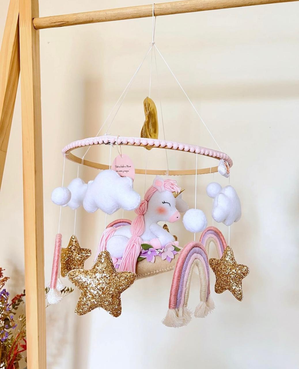 MOVIL DE UNICORNIO